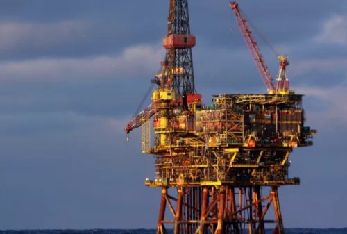 Brent Crude Nears $120 as Saudi-Houthi Tensions Escalate, Piling Pressure on Trump and Lifting USO Oil ETF 1.2% to $162.34